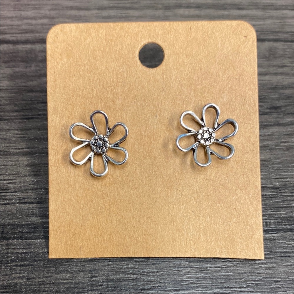 Elegant Silver Flower Earrings
